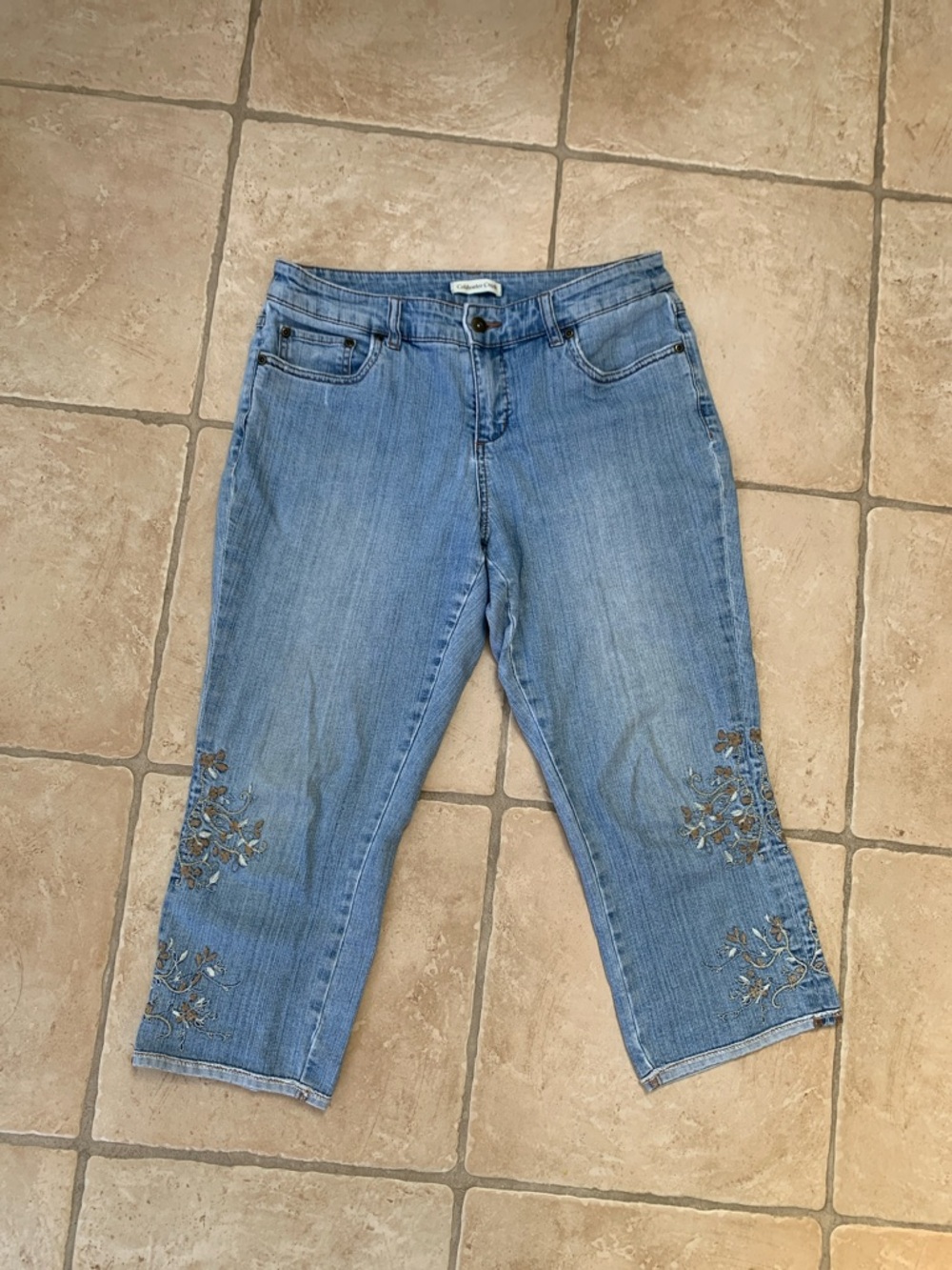 Embroidered Capris Denim Jeans